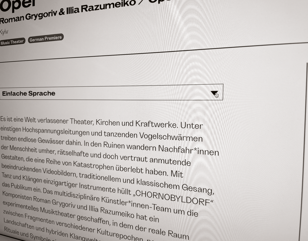 Ausschnitt einer Bildschirmansicht der Website von Theater der Welt 2023. Zu sehen ist eine Ausklappbox mit der aufschrift „Leichte Sprache“.