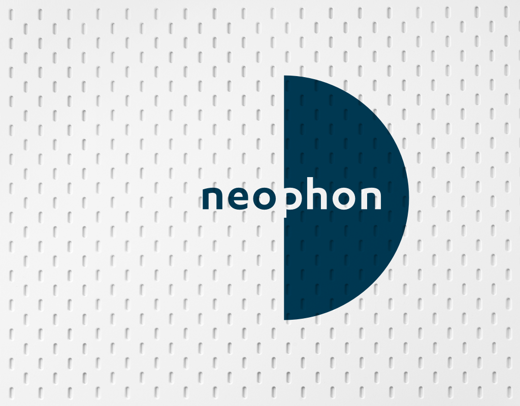 Logo von „Neophon“ – bestehend aus einem Halbkreis, der aussieht, wie eine Schallplatte, die halb aus ihrer Hülle gezogen wurde.