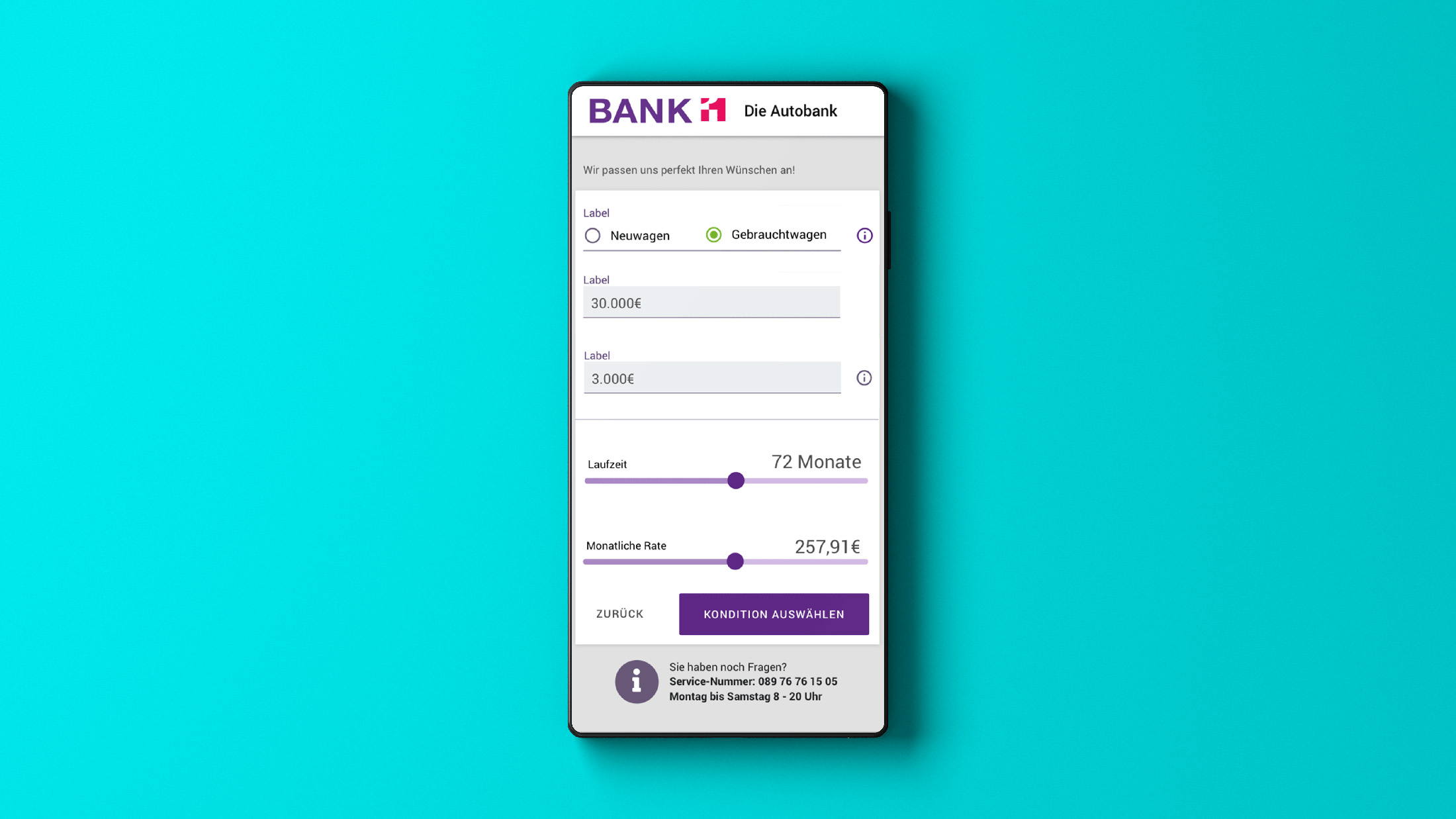 Ein Smartphone vor türkis-blauem Hintergrund. Auf dem Bildschirm ist das Formular einer Banking-App zu sehen.